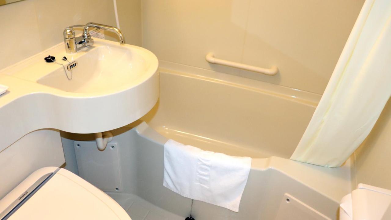 Toyoko Inn Kintetsu Yokkaichi Eki Kita Guchi Екстер'єр фото