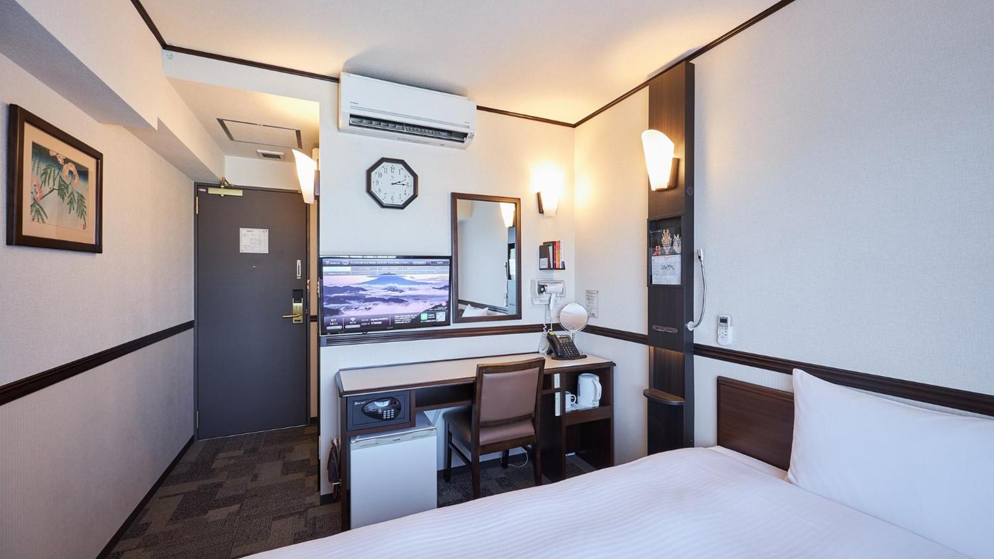 Toyoko Inn Kintetsu Yokkaichi Eki Kita Guchi Екстер'єр фото