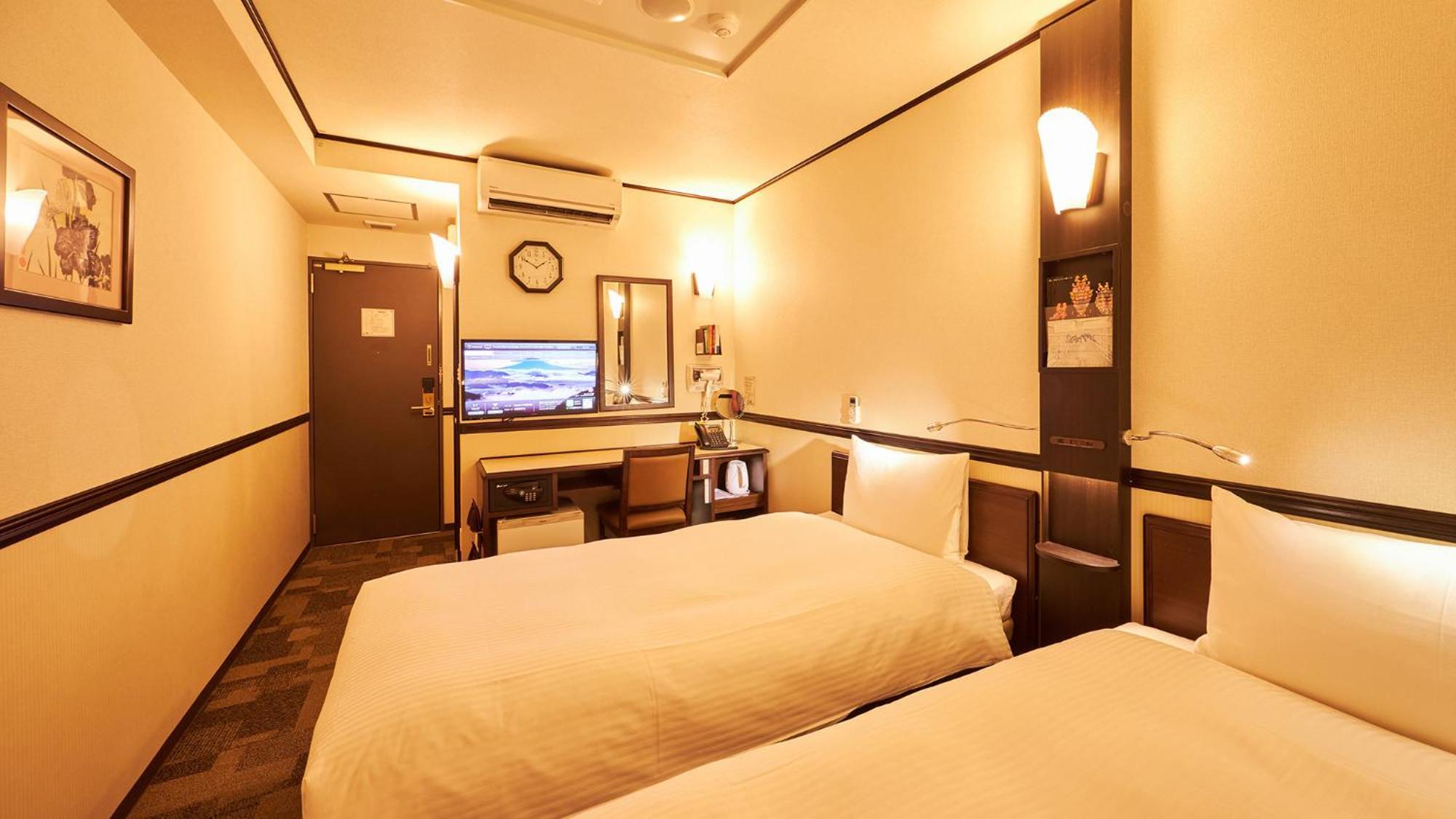 Toyoko Inn Kintetsu Yokkaichi Eki Kita Guchi Номер фото